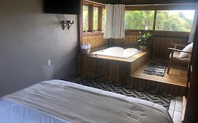 Studios do Barão - Conforto e privacidade em meio à natureza